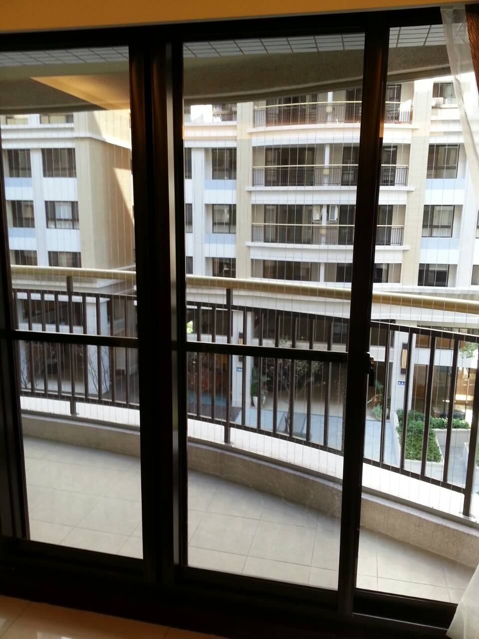 2013-10-03-桃園市龜山區-國際湯城-陽台防墜
