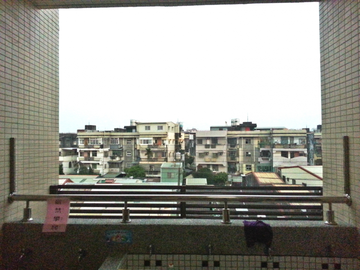 2013-02-25-高雄市前鎮區-仁愛國小-陽台防護網